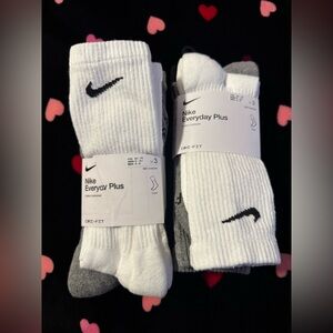 2 3-Packs of Nike Dri-Fit Socks Youth 5Y-7Y/Women’s 6-10/Men’s 6-8